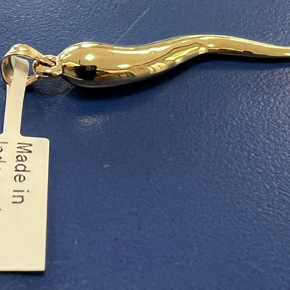 10k Gold Man’s Italian Horn Pendant